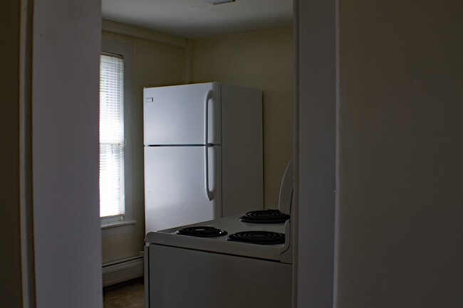 Kitchen - 44 S Village Rd