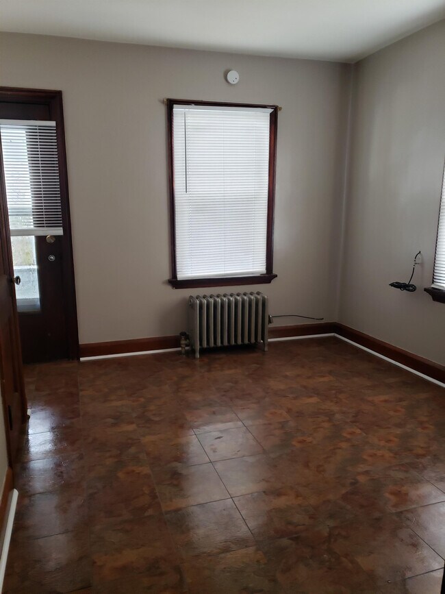 Building Photo - 4055 Walker Ave