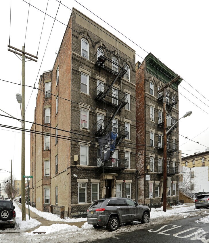 Primary Photo - 2301 Central Ave