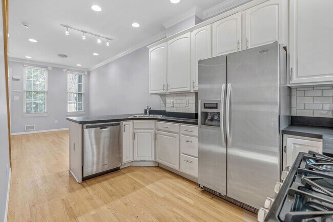 Foto del edificio - 813 N Lawrence St