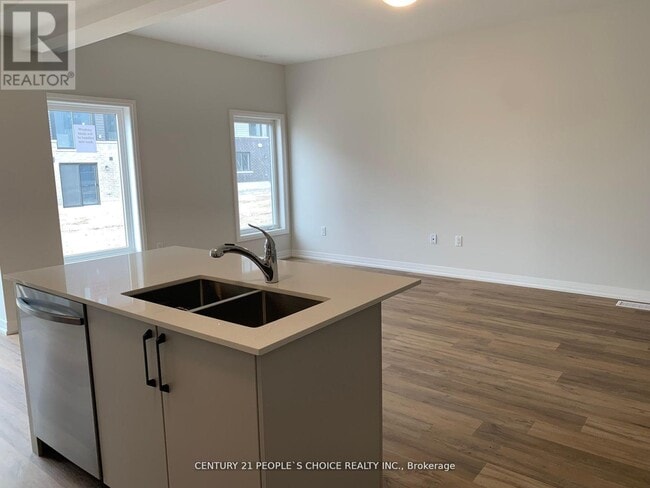 Building Photo - 155-155 Equestrian Way