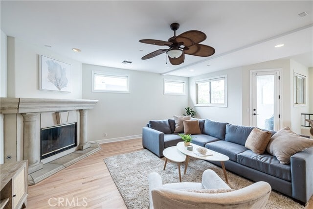 Building Photo - 604 Manhattan Beach Blvd