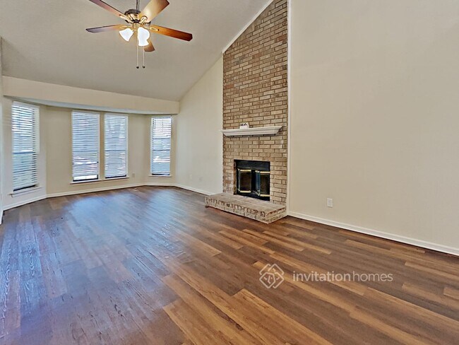 Foto del edificio - 413 Creekwood Ln