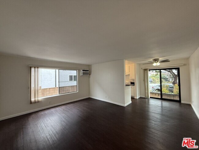 Foto del edificio - 3660 Watseka Ave