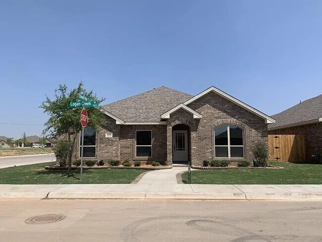 Foto del edificio - 1301 Logan Creek Rd