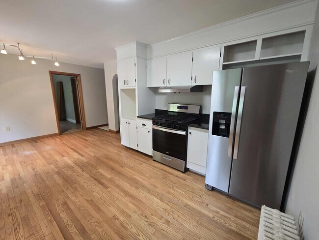 Foto del edificio - 10 Richards Dr