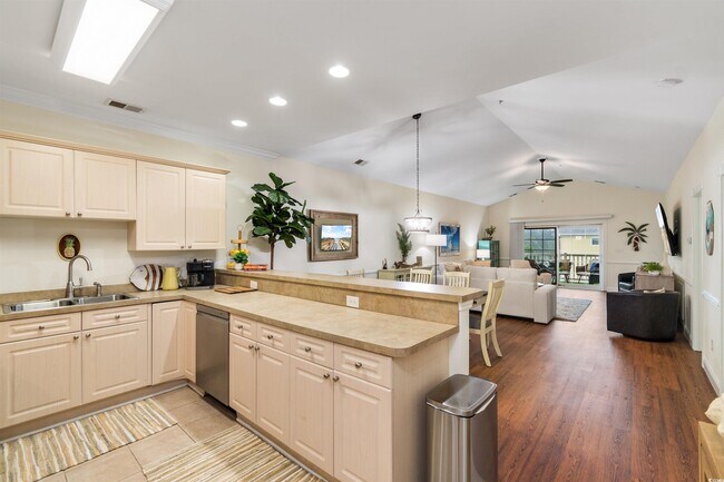 Foto del edificio - 4843 Luster Leaf Cir