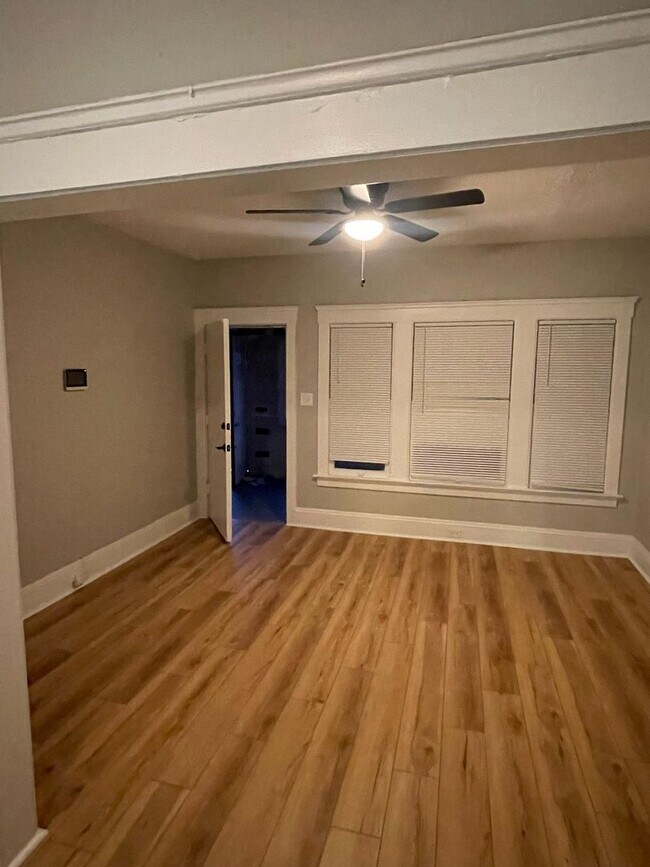 Foto del edificio - 1462 E 175th St