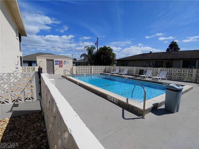 Foto del edificio - 3705 Country Club Blvd