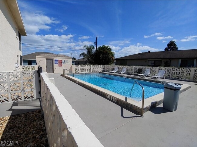 Foto del edificio - 3705 Country Club Blvd