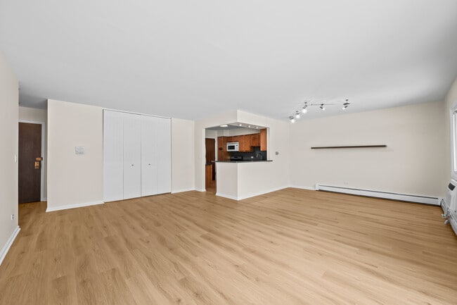 Foto del edificio - 10385 Dearlove Rd