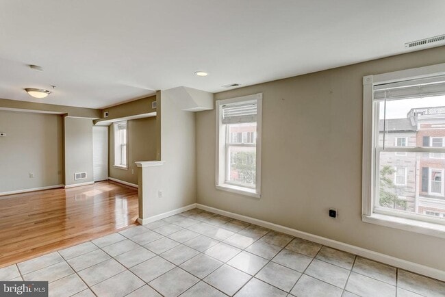 Foto del edificio - 1458 Riverside Ave