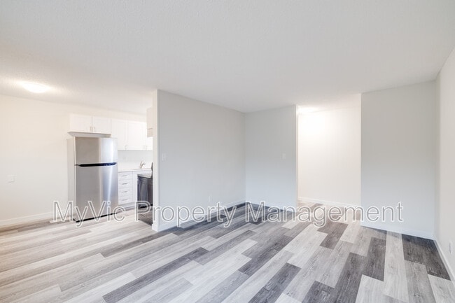 Building Photo - 9750-9782 82 Ave NW