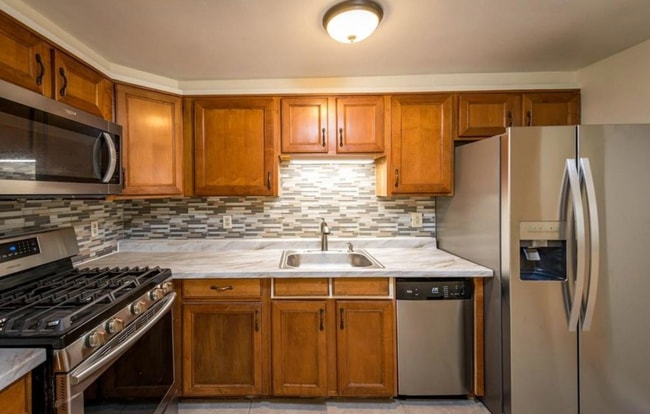 Building Photo - 35 Lopez St