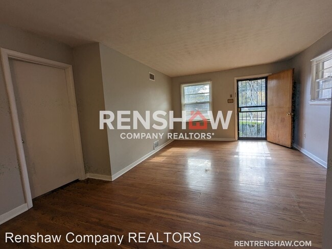 Foto del edificio - 3 br, 1.5 bath House - 4468 Mallory Ave