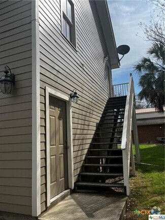 Building Photo - 244 Lake Ridge Dr