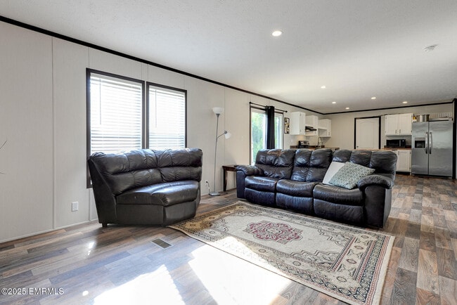 Building Photo - 9139 Gum Log Rd