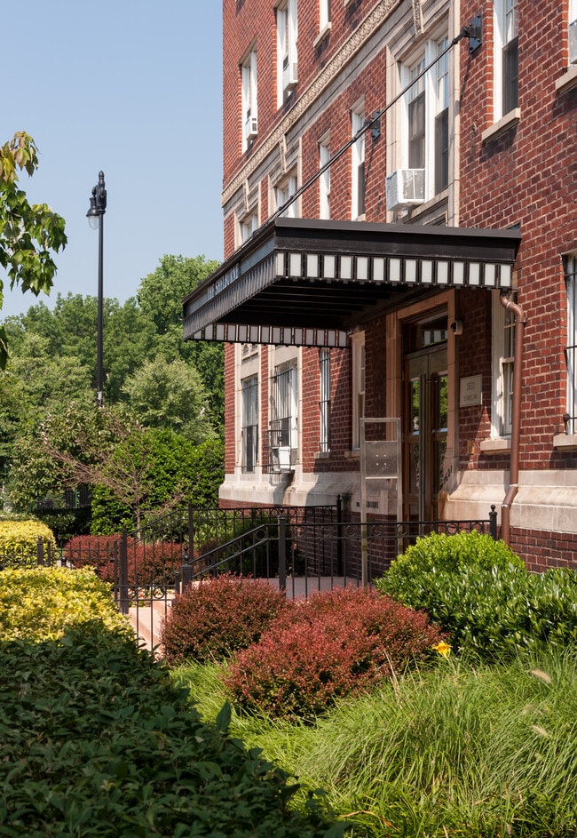 Beautifully landscaped entrance - The Shelburne Apartments