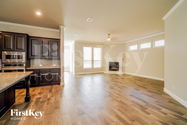 Foto del edificio - 15013 Gladstone Dr