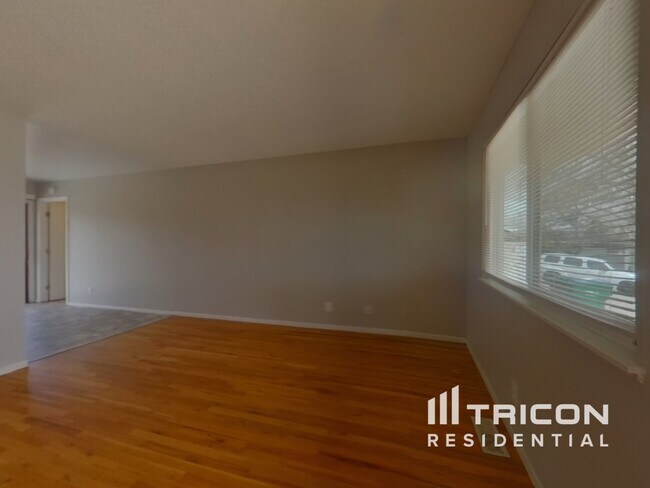 Building Photo - 3459 Rauscher Dr