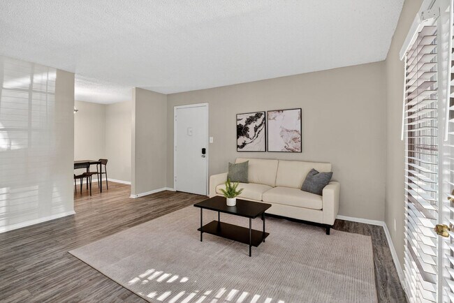 Foto del edificio - 1830 Lantern Ridge Dr