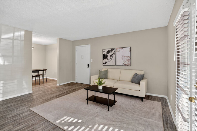 Building Photo - 1830 Lantern Ridge Dr