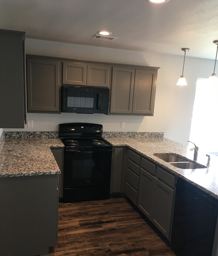 kitchen - 1018 N Plum St