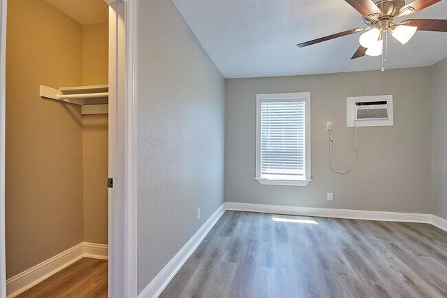 Foto del edificio - 1423 Hawthorne St