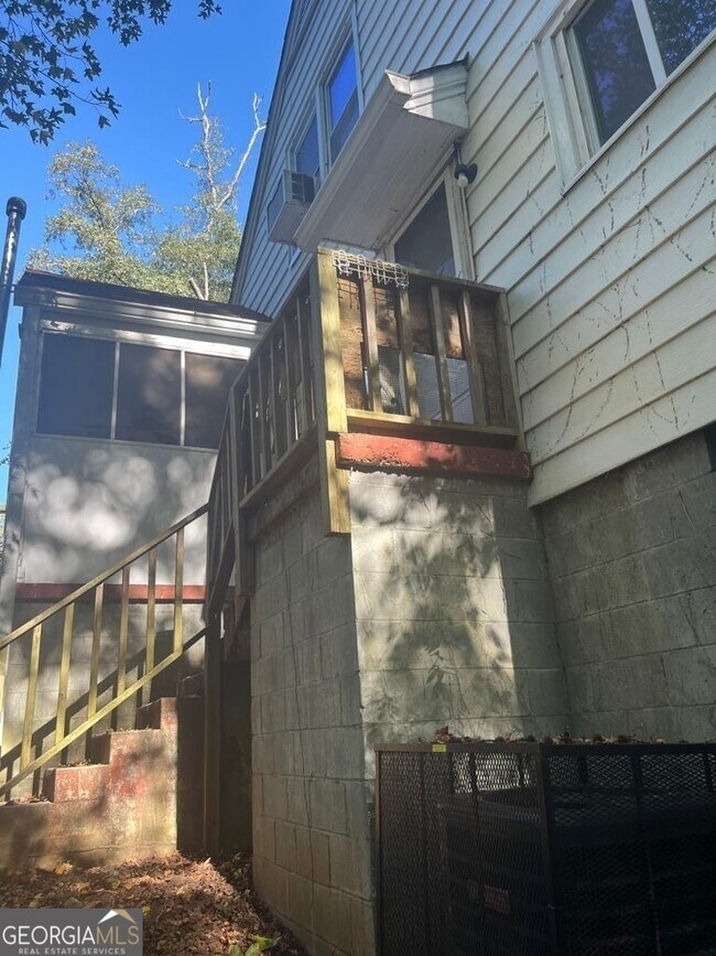 Building Photo - 2743 Harlan Dr