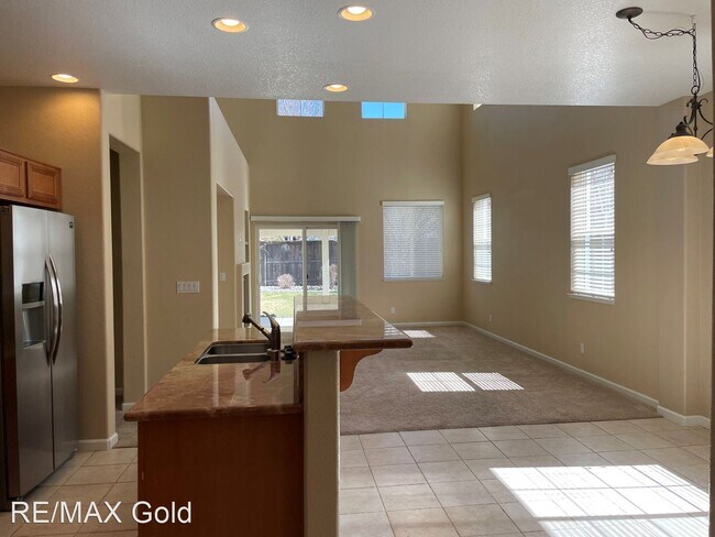 Building Photo - 4 br, 2.5 bath House - 595 Connemaras Court