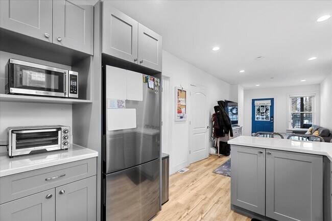 Foto del edificio - 3144 N Spaulding Ave