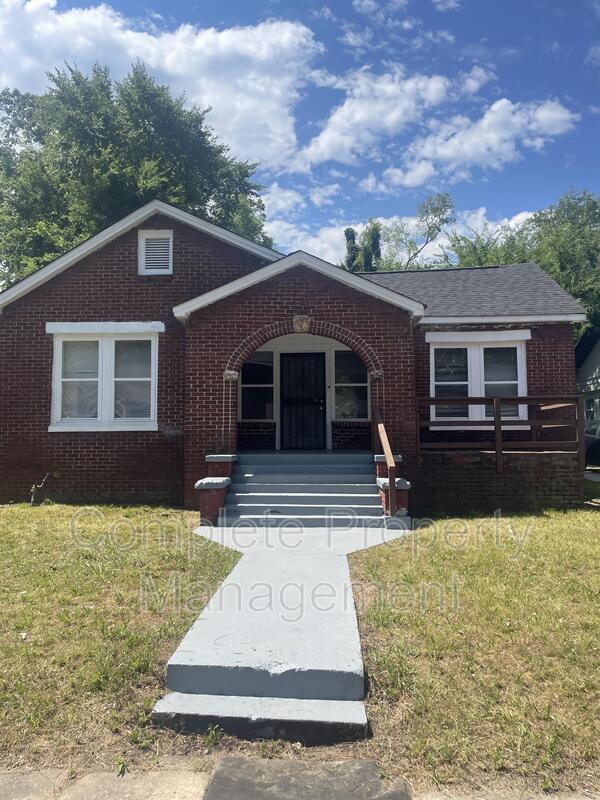 Foto principal - 3021 15th St W