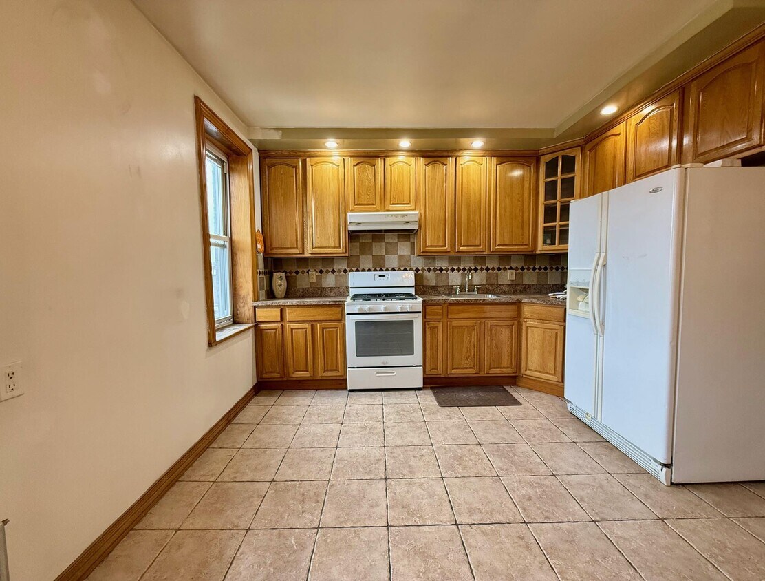 Building Photo - 6027 56th Rd