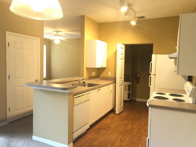Building Photo - 837 Grand Regency Pointe