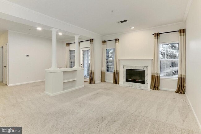 Building Photo - 1704 Lake Shore Crest Dr