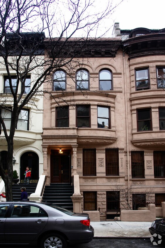 Building Photo - 328 W 71st St