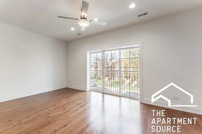Building Photo - 3329 N Avers Ave