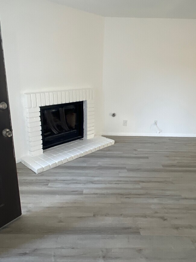 Building Photo - 1479 Tamareno Cir