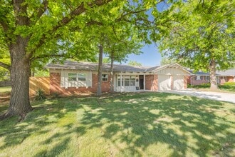 Building Photo - 2716 Carlton Way