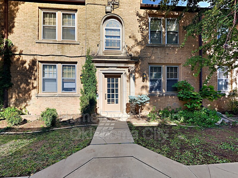Building Photo - 2309 N Walker Ave