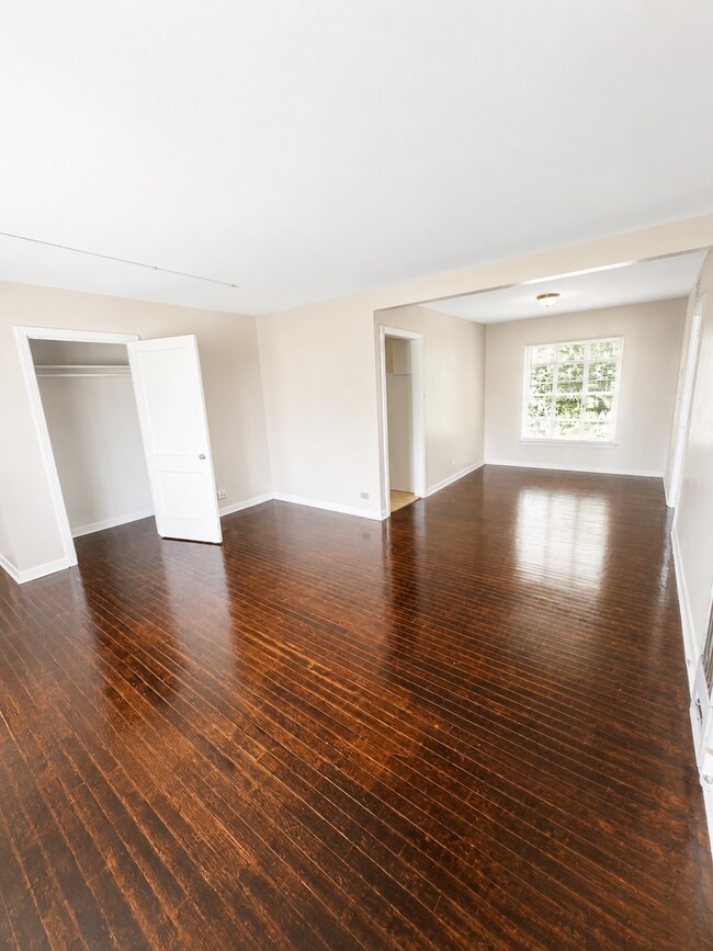 Foto del edificio - Bright and Spacious 1-Bedroom Near St. Mary’s and Woodlawn Lake