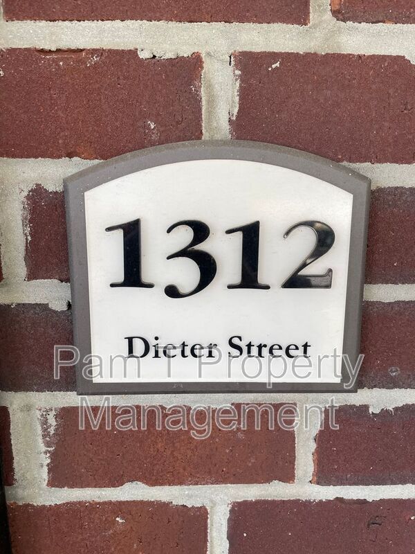 Foto del edificio - 1312 Dieter St