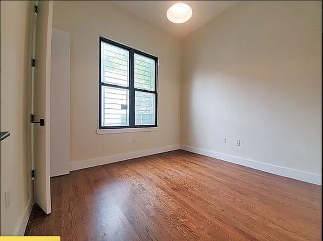 Building Photo - 565 Evergreen Ave