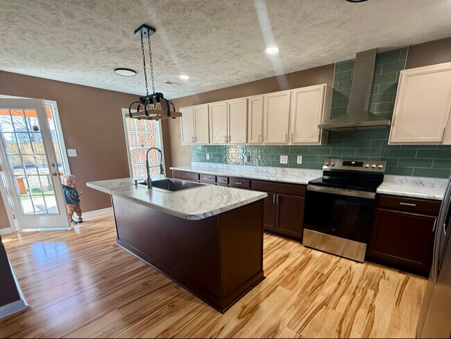 Foto del edificio - 2120 Yellowbrick Rd