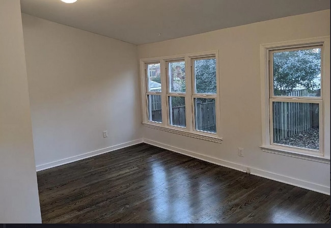 Building Photo - 2628 S Uhle St