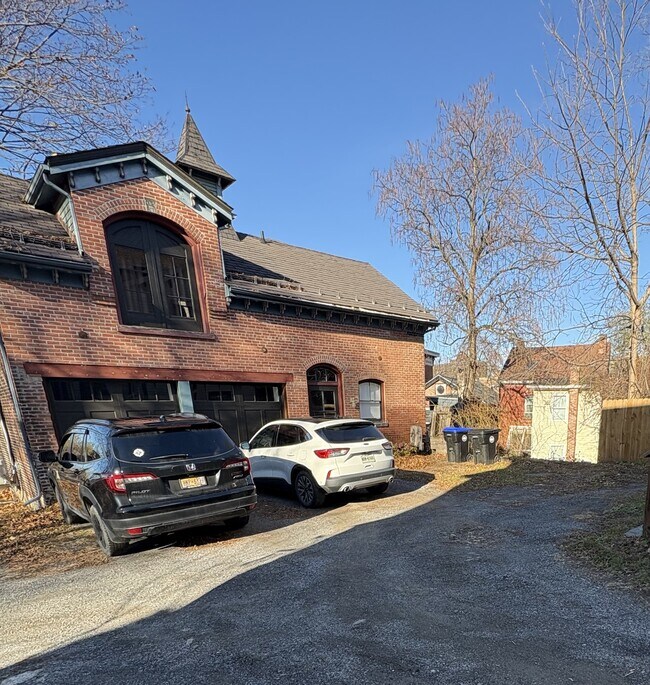 Foto del edificio - 10 Grand St