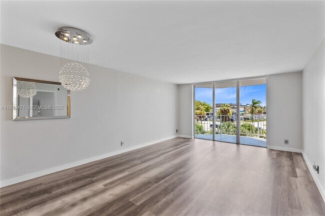 Foto del edificio - 16710 NE 9th Ave