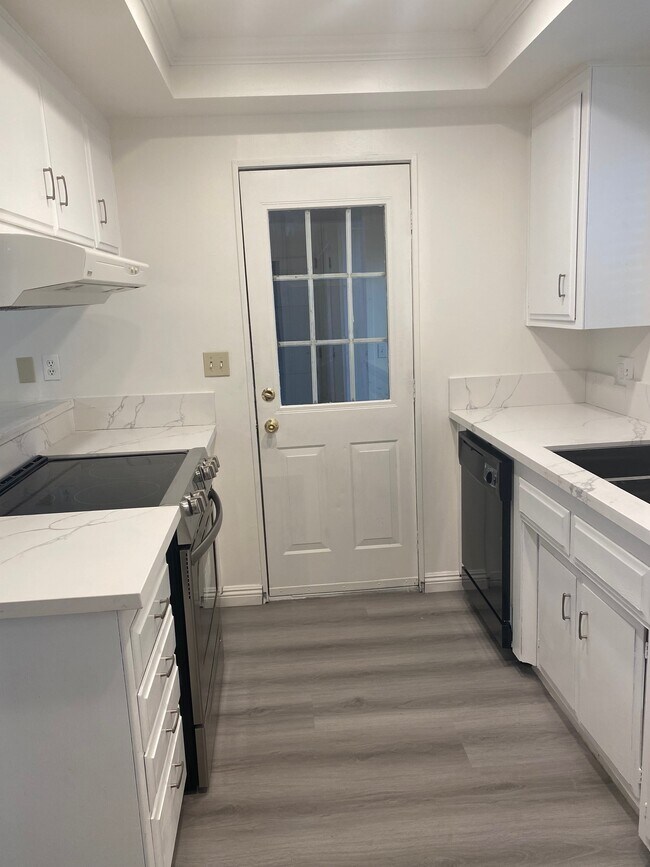 14289 Sage St, Victorville, CA 92395 Townhome Rentals in Victorville CA