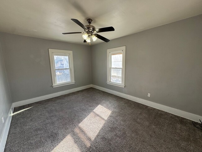 Building Photo - 1414 Iowa St