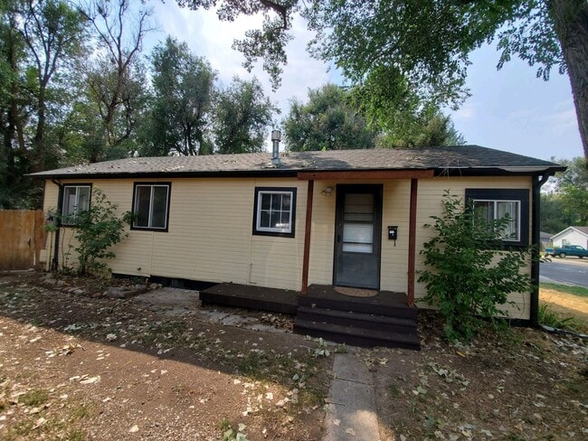 Foto del edificio - Cozy 2 Bedroom Home with Large Yard